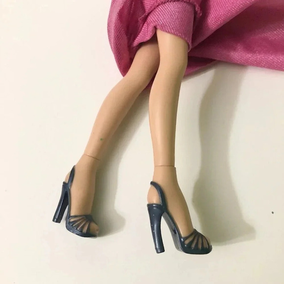 MGA Bratz Cloe Fashion Show Evening Wear  Doll Flaws TLC - Picture 10 of 16